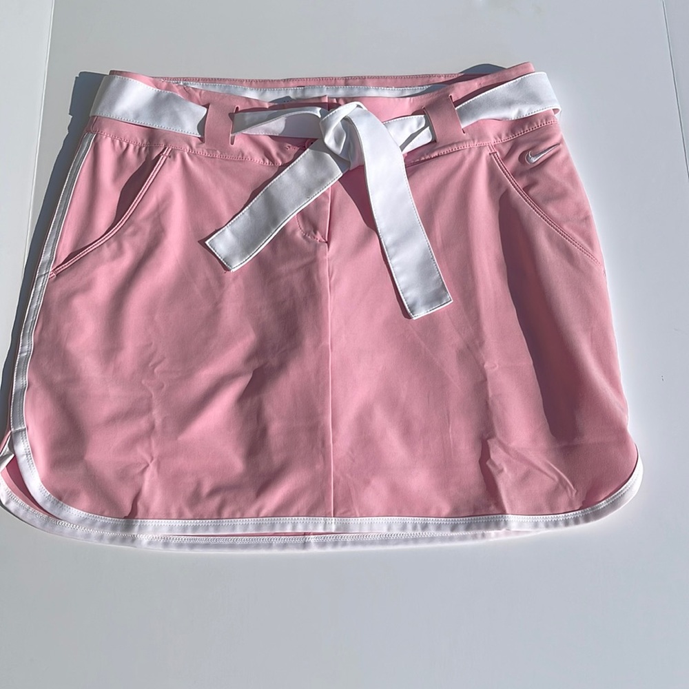 Nike | Golf | Tour performance | Womens | Dry Fit Pink/White | Size Medium | A22